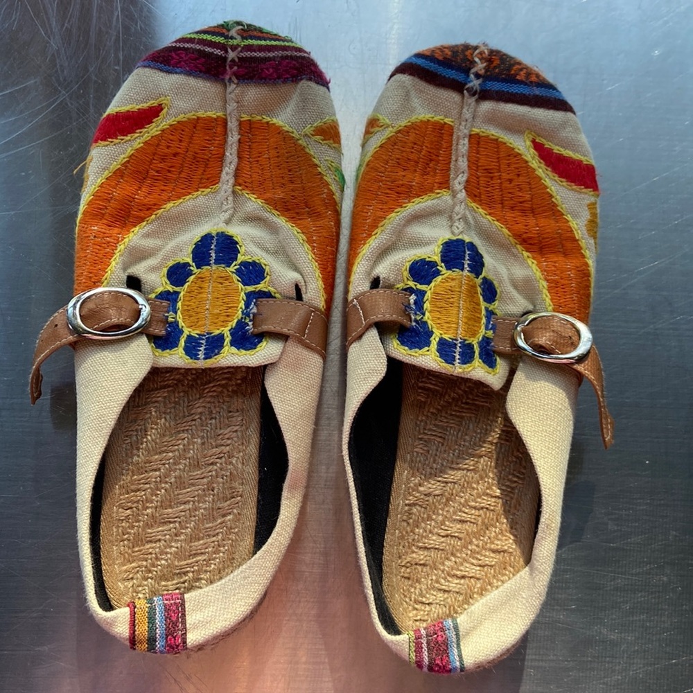 Boho straw clogs size 8-9 wide